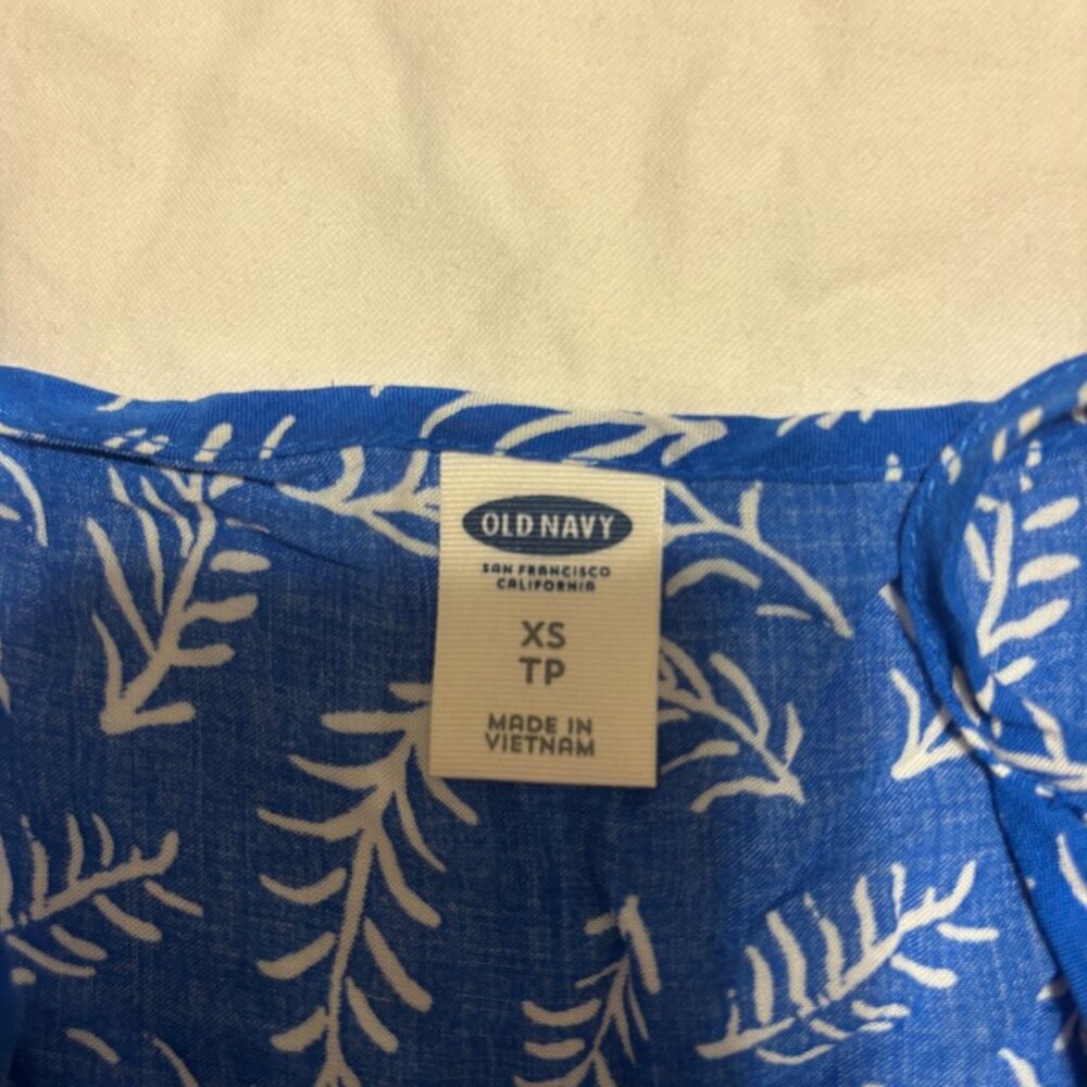 5/$10🌟 | Old Navy Babydoll top - Picture 2 of 2